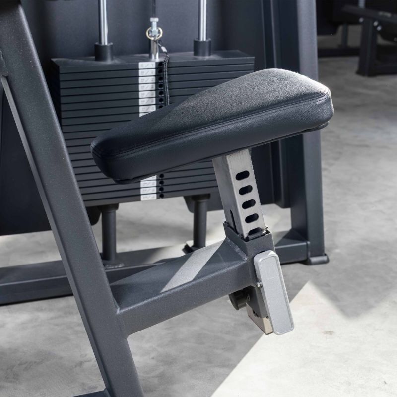 A2030 Бицепс-машина сидя. Стек 100 кг